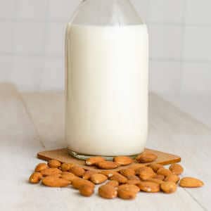 The best sugar-free and low sugar almond milks - Almond Milk