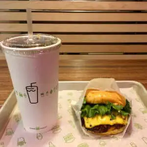 12 Low Sugar Orders at Shake Shack You Need To Try - burger and drink